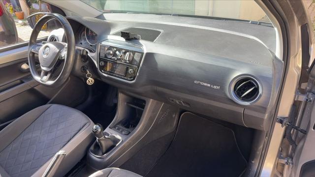 Volkswagen Up! image 4