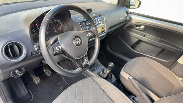 Volkswagen Up! image 8