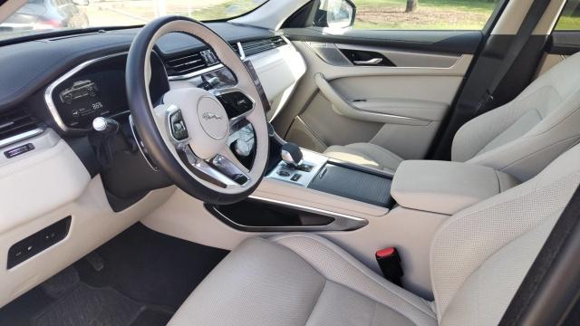 Jaguar F-Pace image 2