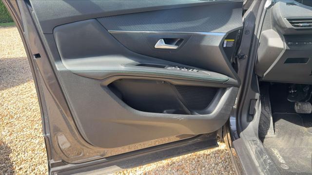 Peugeot 3008 image 8