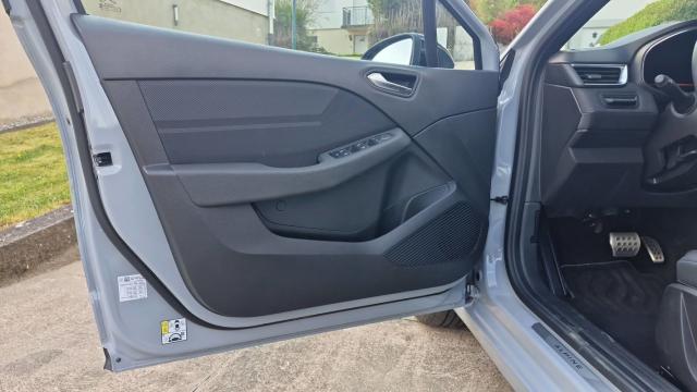 Renault Clio image 9