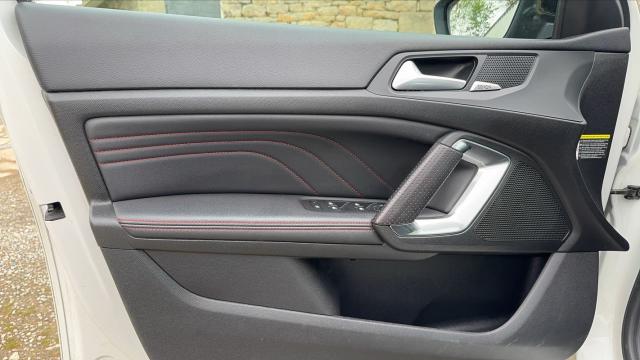 Peugeot 308 image 8