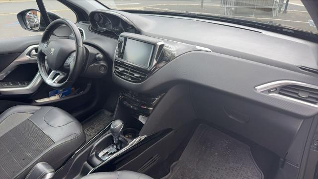 Peugeot 2008 image 1