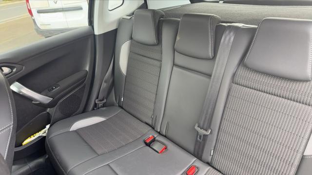 Peugeot 2008 image 6