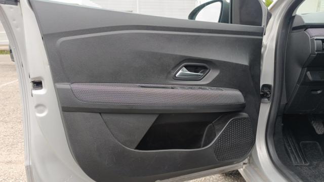 Dacia Sandero image 2