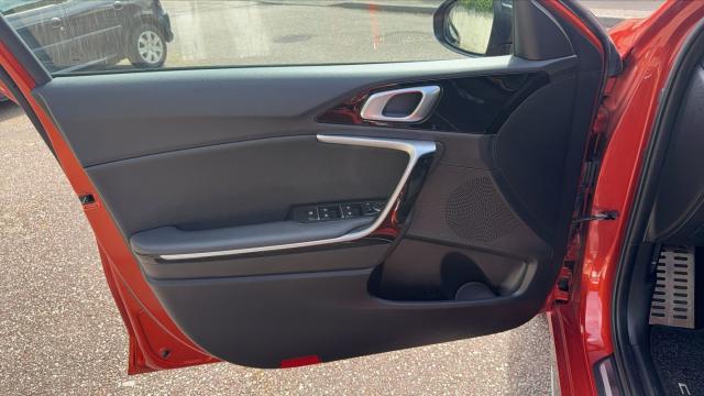 Kia Pro_cee'D image 3
