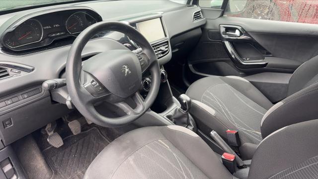 Peugeot 208 image 7