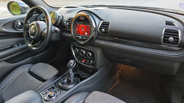 Mini Clubman image 2