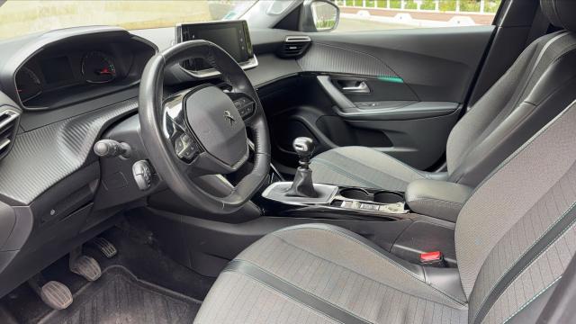 Peugeot 2008 image 8