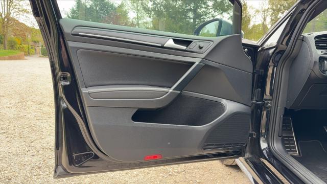 Volkswagen Golf image 1