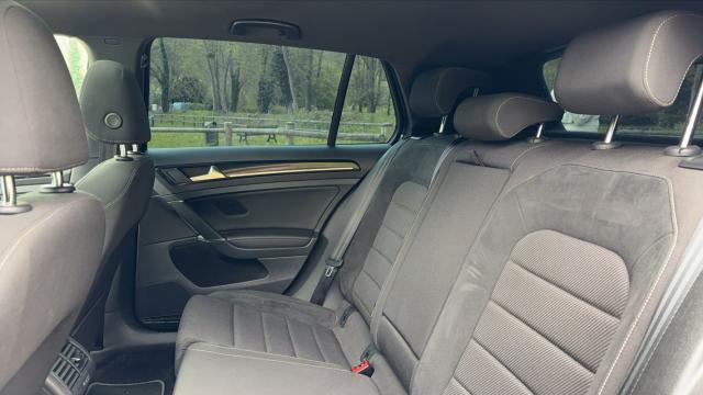 Volkswagen Golf image 4