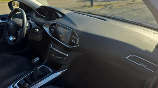 Peugeot 308 image 5