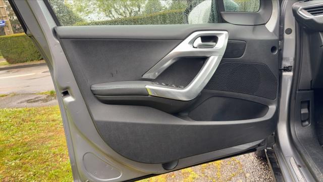 Peugeot 2008 image 5