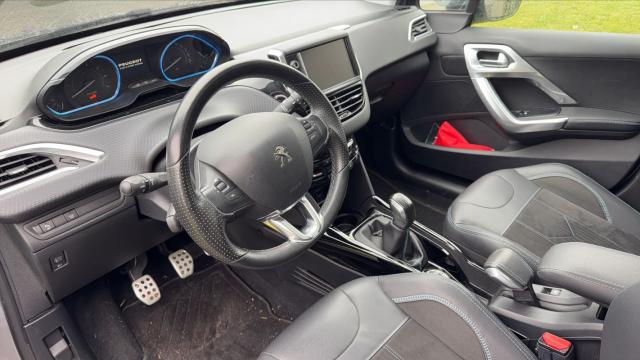 Peugeot 2008 image 2