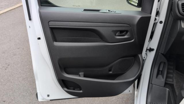 Peugeot Expert image 1