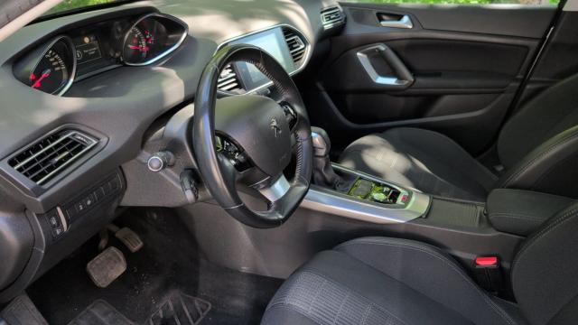 Peugeot 308 image 8
