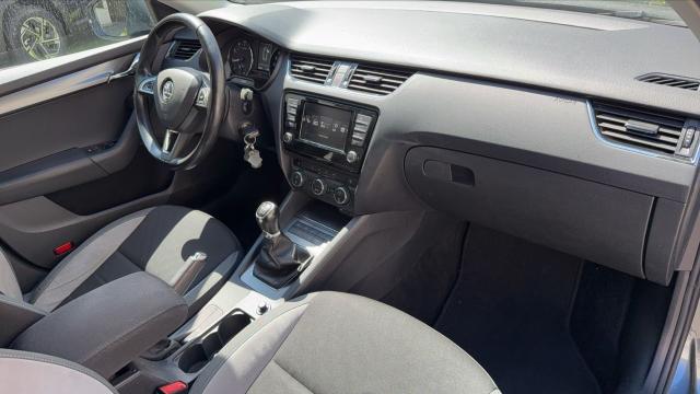 Skoda Octavia image 6