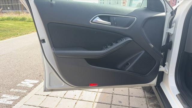 Mercedes Benz Classe Gla image 2