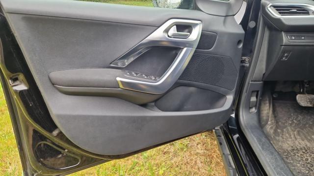 Peugeot 2008 image 7