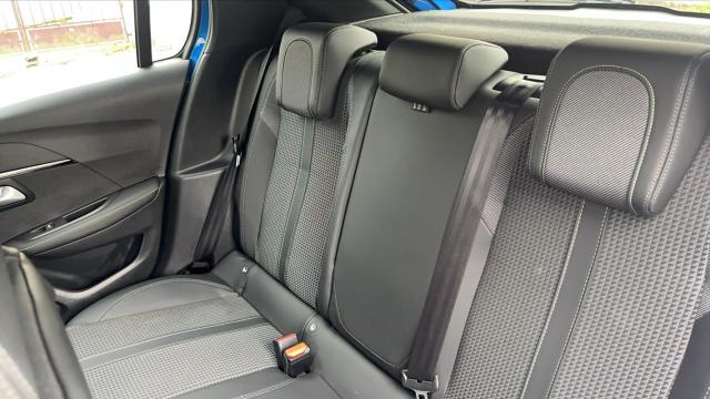 Peugeot 208 image 9