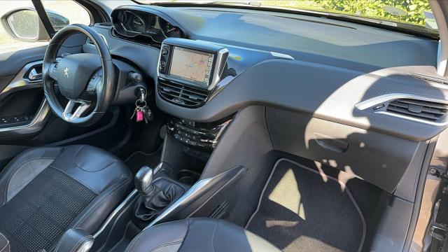 Peugeot 2008 image 3