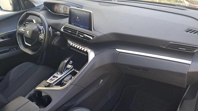 Peugeot 5008 image 2