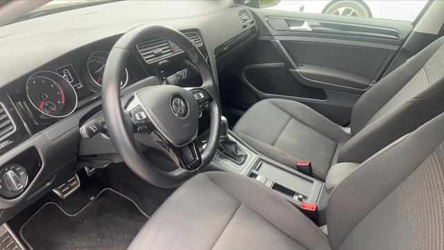 Volkswagen Golf image 1