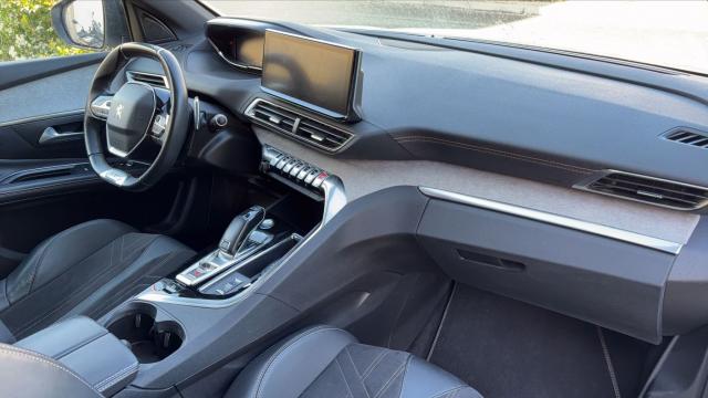 Peugeot 5008 image 1