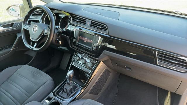 Volkswagen Touran image 9