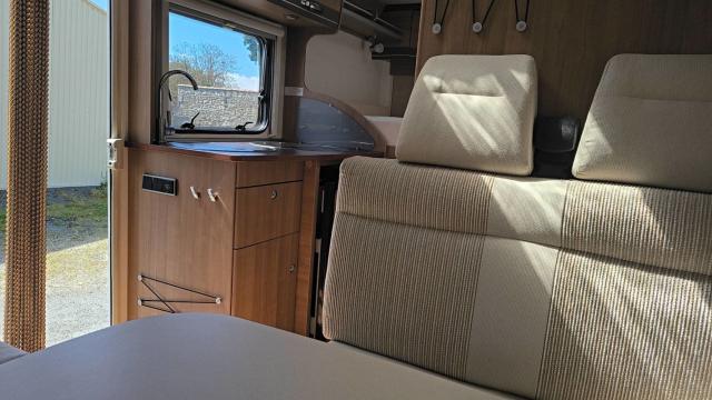 Ford Transit image 4
