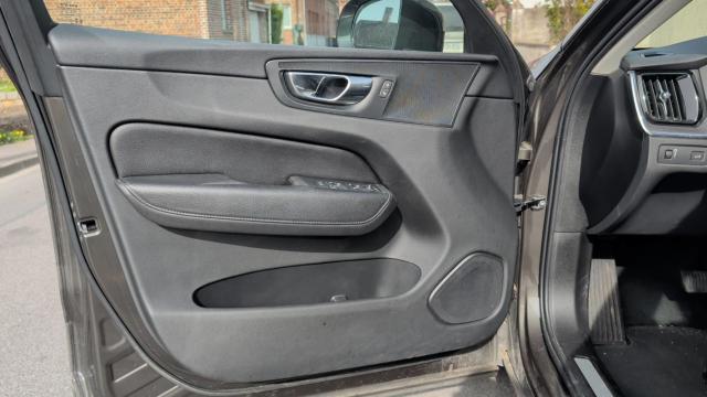 Volvo Xc60 image 2