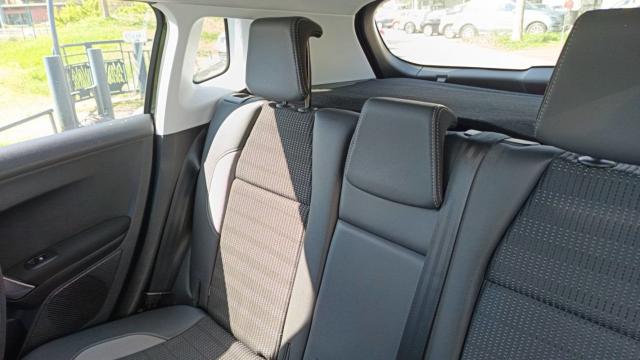 Peugeot 2008 image 2