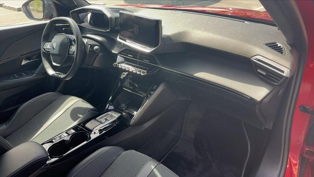 Peugeot 2008 image 1