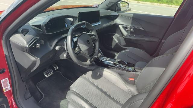 Peugeot 2008 image 9