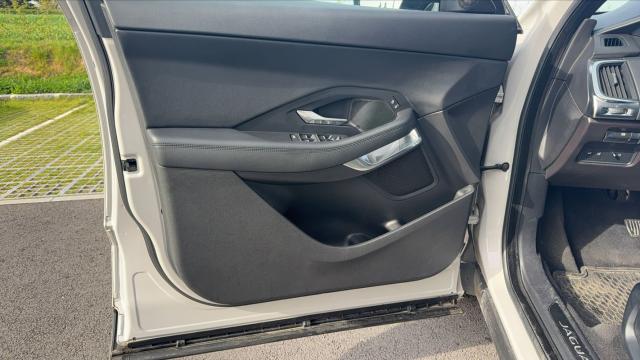Jaguar E-Pace image 8