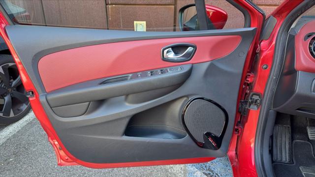 Renault Clio Estate image 6