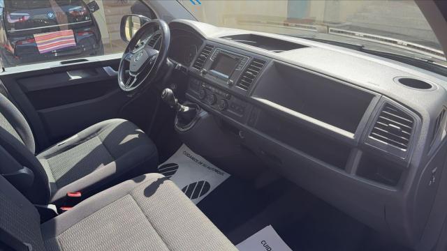 Volkswagen Caravelle image 2