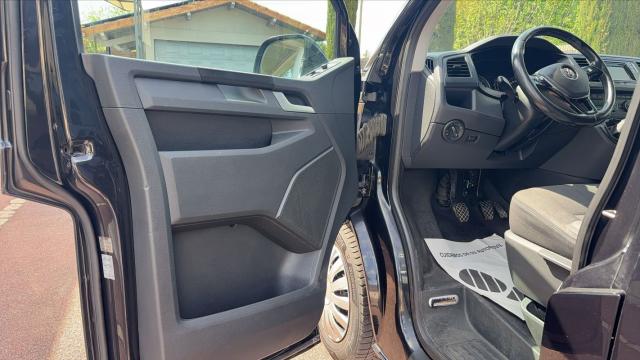 Volkswagen Caravelle image 1