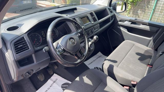 Volkswagen Caravelle image 4