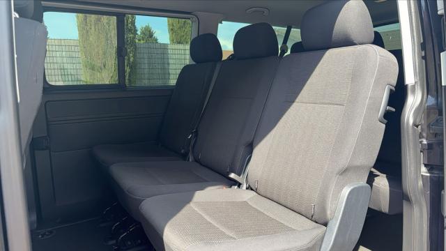 Volkswagen Caravelle image 3