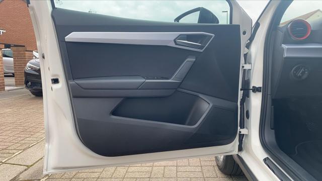 Seat Arona image 1