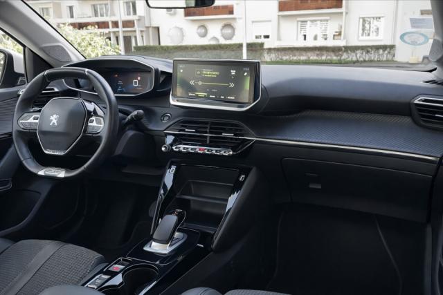 Peugeot E-208 image 6