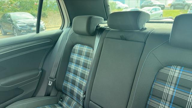 Volkswagen Golf image 7