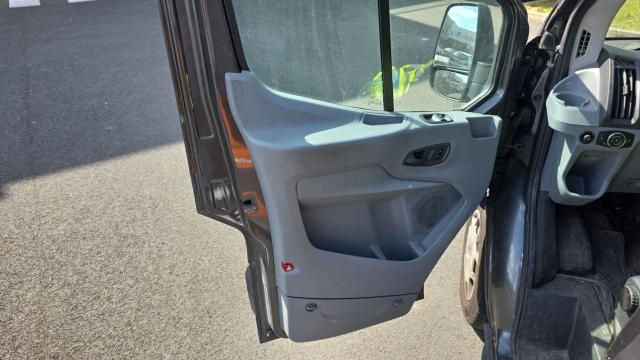 Ford Transit image 9
