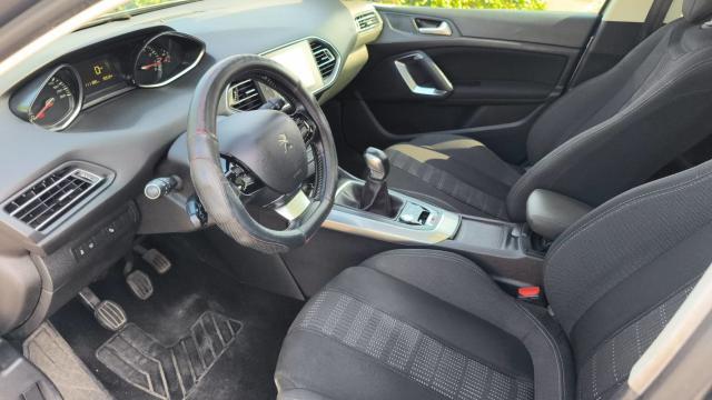 Peugeot 308 image 8