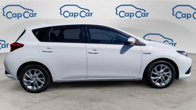 Toyota Auris image 2