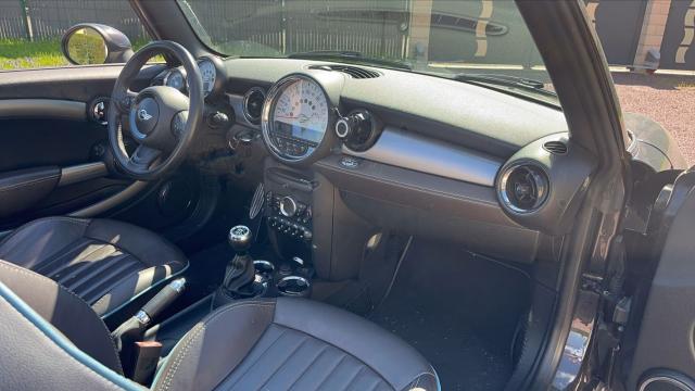 Mini Cabrio image 9