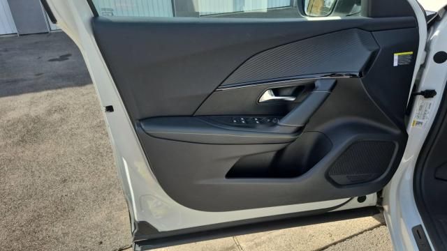 Peugeot 2008 image 6