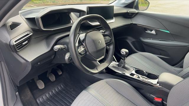 Peugeot 208 image 7