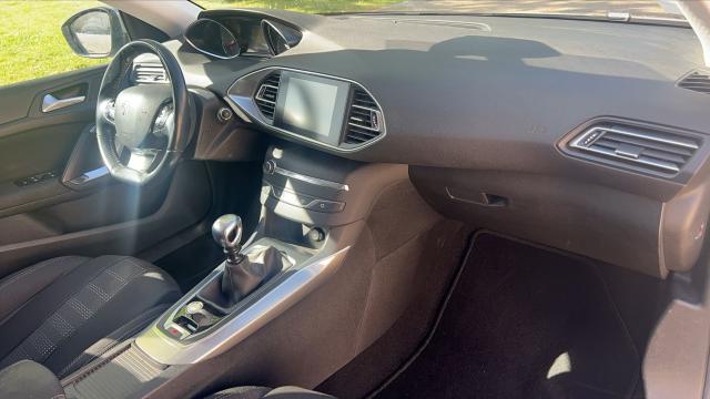 Peugeot 308 image 6